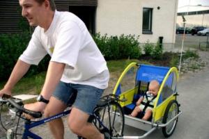 Bicycle pulling a trailer